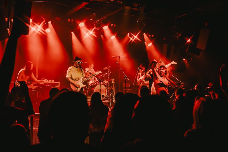 Selve performing live at The Gov in Adelaide 